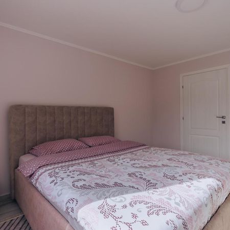 Apartment Majstorina เวียร์ปาซาร์ ภายนอก รูปภาพ